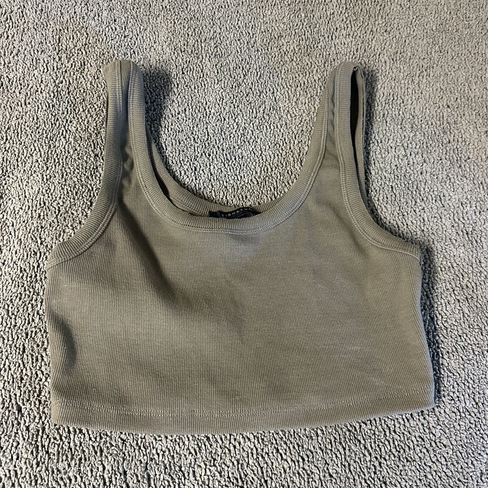 Signature Women's Taupe Crop Top